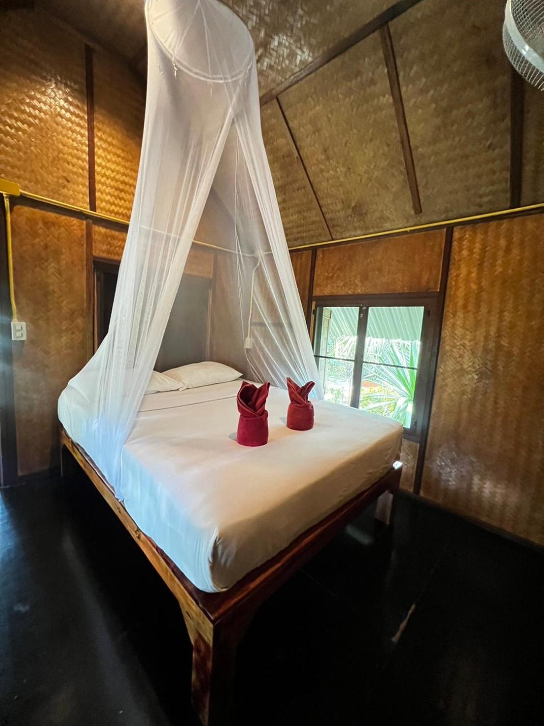 Khaosok Bamboo Huts Resort Khao Sok National Park Luaran gambar