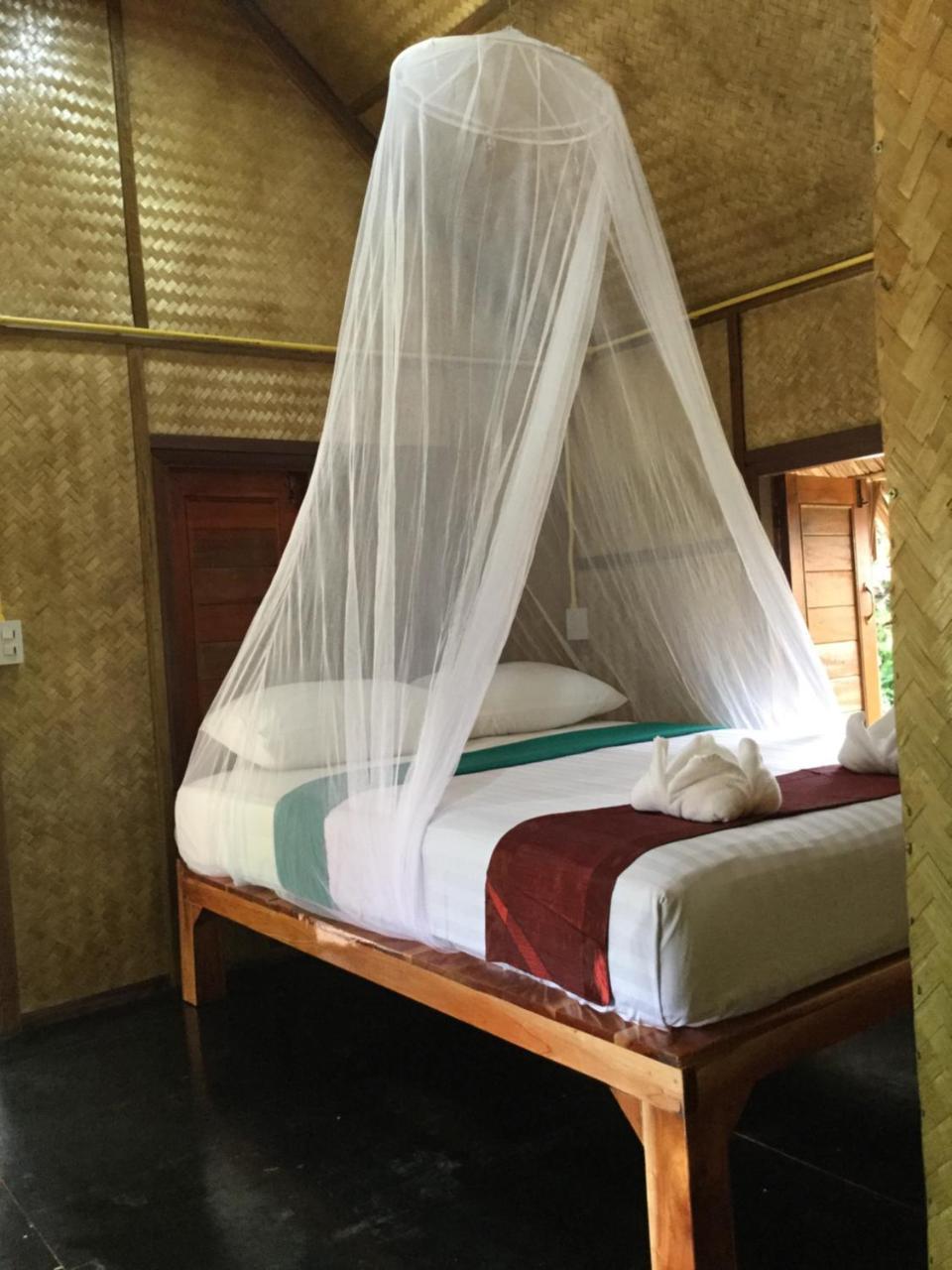 Khaosok Bamboo Huts Resort Khao Sok National Park Luaran gambar