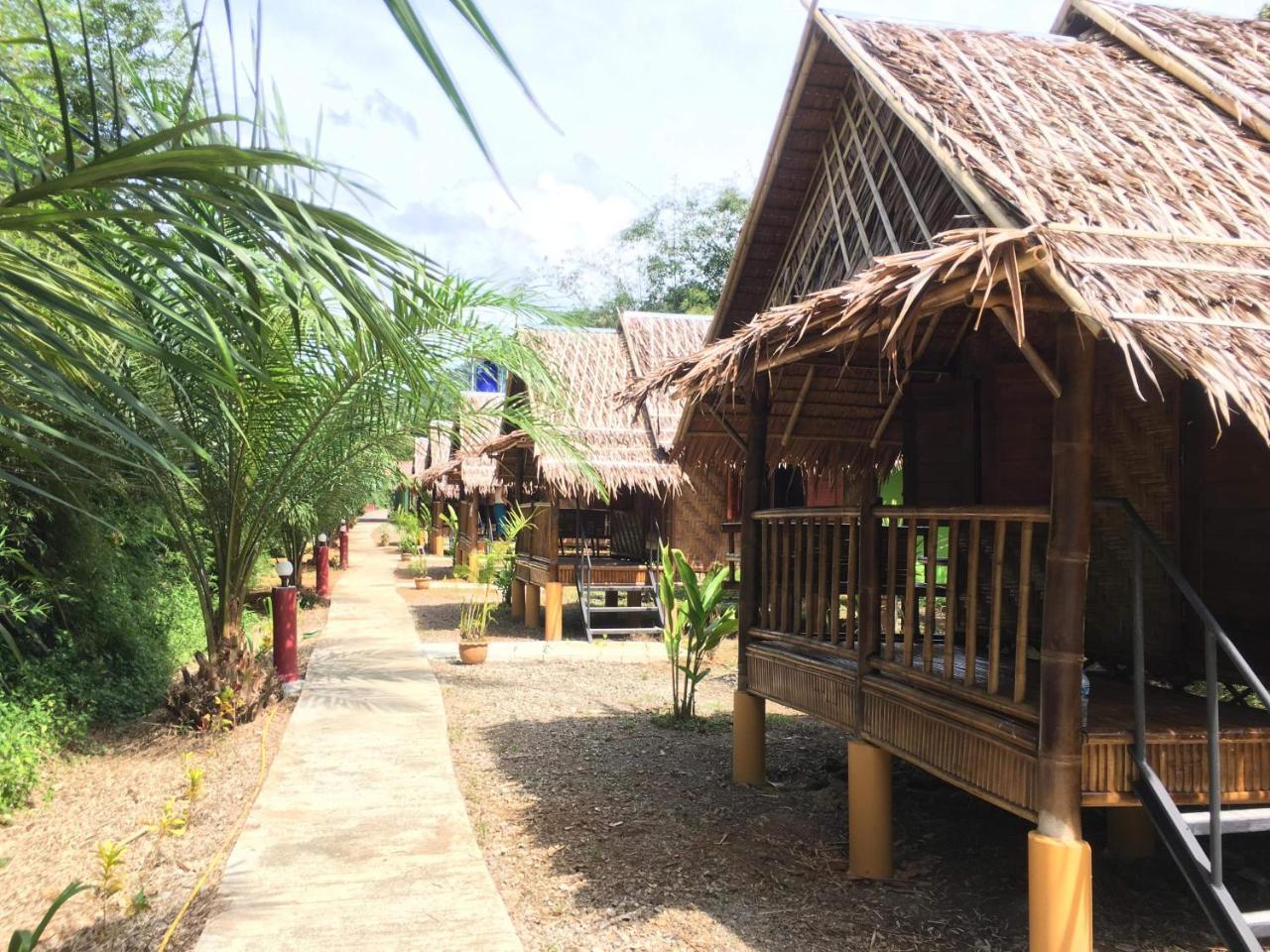 Khaosok Bamboo Huts Resort Khao Sok National Park Luaran gambar